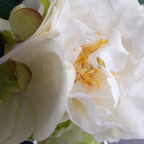 ホワイトカメリアと胡蝶蘭の小さなアートフラワーブーケ インテリア