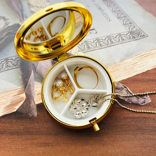 九頭龍師　鏡付き小物ジュエル入れ(オルゴール付き) 五月人形 兜飾り コンパクト 兜 ガラスケース飾り kabuto 富岳