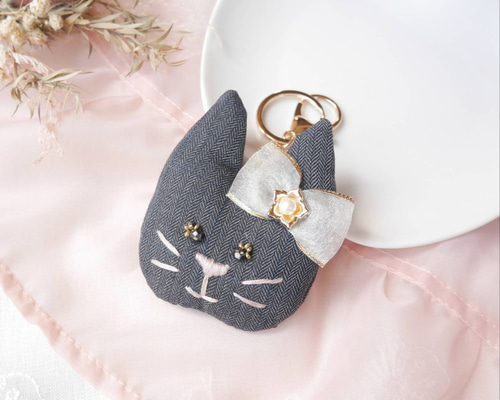 おねむ子猫ちゃんのバッグチャーム♡ストラップ♡アートドール♡ぬいぐるみ♡お花♡ 20432fe13d1c4b2cfeab7fde75a861