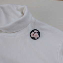 チェリーピンク のバラ 刺繍　【ブローチ／ヘアゴム】 11枚目の画像