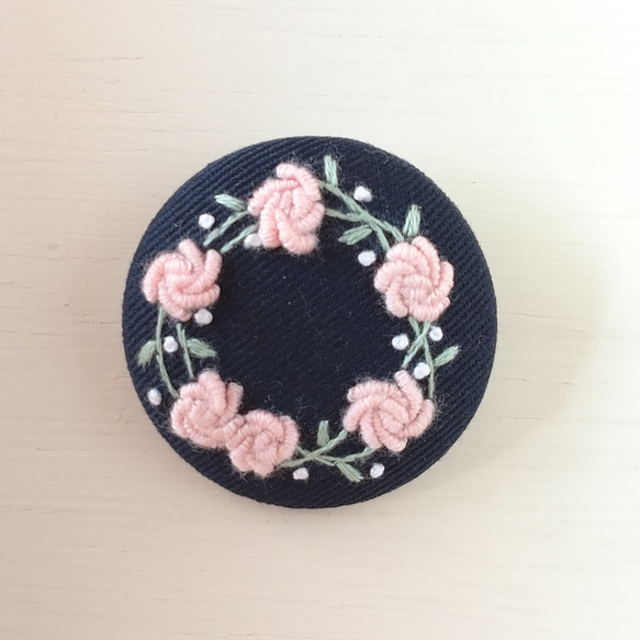 チェリーピンク のバラ 刺繍　【ブローチ／ヘアゴム】 3枚目の画像