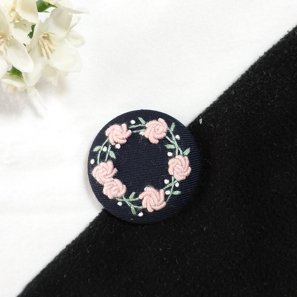 チェリーピンク のバラ 刺繍　【ブローチ／ヘアゴム】 9枚目の画像