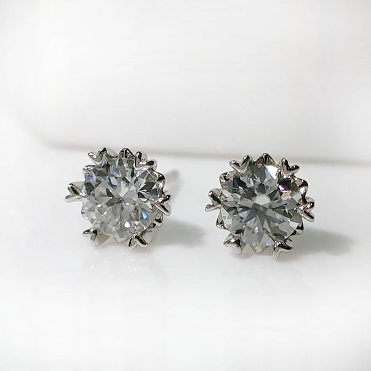 モアサナイトピアス(両耳用) 0.5カラット ＃人気ピアス