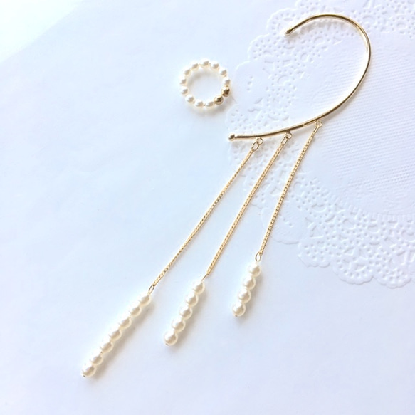 樹脂パールのイヤーフック　（上品な印象でランクアップ　大人の女性に） 1枚目の画像