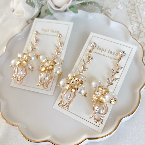 TSUTSUMI ゴールド フラワー　クローバー　ピアス TSUTSUMI ゴールド フラワー クローバー ピアス フラワー クローバー