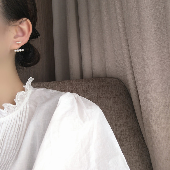 Bijou bar ＆ pearl earrings ビジューバーとパールの樹脂イヤリング樹脂ピアス 大人可愛い痛くない 4枚目の画像