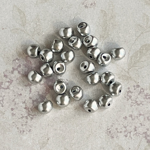 チェコ製ウランガラスのストーン・オーバル・14/10mm – Yotsuba