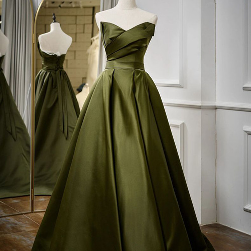 アンティークなドレス さ チューブトップ バックレス 深めな緑