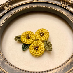 『送料無料』 camellia crochet   椿モチーフのブローチ　mustard yellow 3枚目の画像