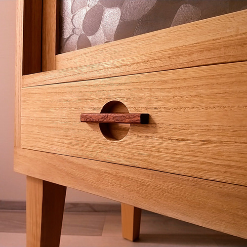 桐 と レトロガラス の 食器棚 チェスト・キャビネット