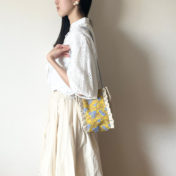 【受注生産】 斜めがけにも！2way canvas mini bag （ミモザbeige） 4枚目の画像