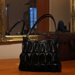 ★ヴィーガンレザーひらひらトートバッグ黒 / 黒トートバッグ / 3枚目の画像