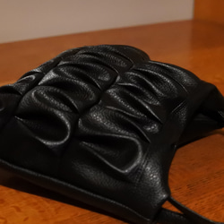 ★ヴィーガンレザーひらひらトートバッグ黒 / 黒トートバッグ / 7枚目の画像