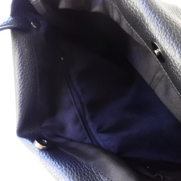 ★ヴィーガンレザーひらひらトートバッグ黒 / 黒トートバッグ / 6枚目の画像