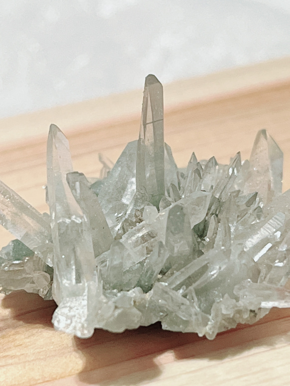 マニハール産　水晶クラスター（グリーンファントム）18g 小さめ 1枚目の画像