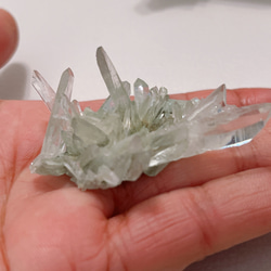 マニハール産　水晶クラスター（グリーンファントム）18g 小さめ 2枚目の画像