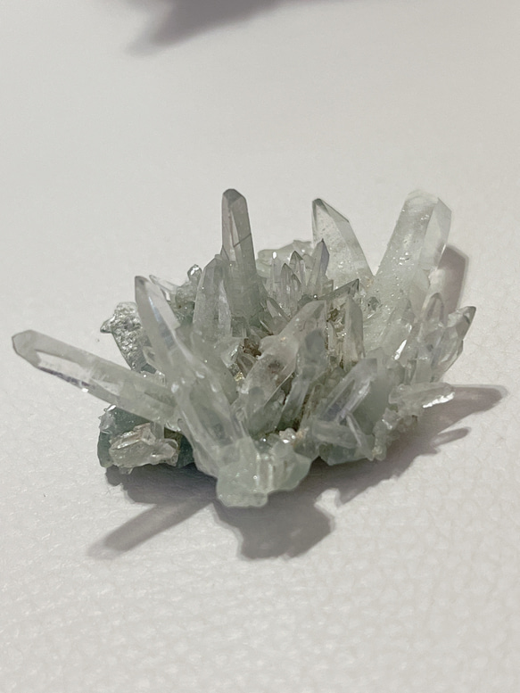マニハール産　水晶クラスター（グリーンファントム）18g 小さめ 4枚目の画像
