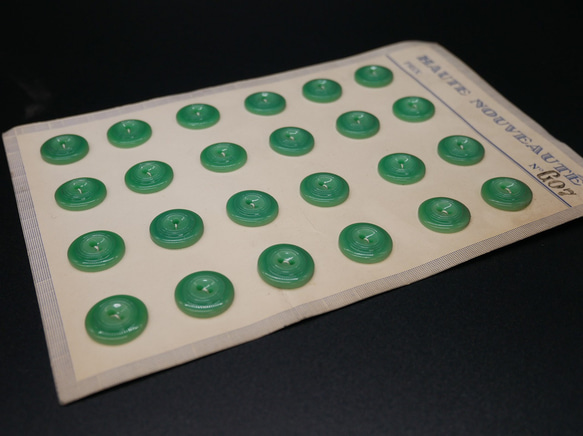 フランスアンティークプラスチックボタンS（GO7/グリーン） 3個セット 4枚目の画像