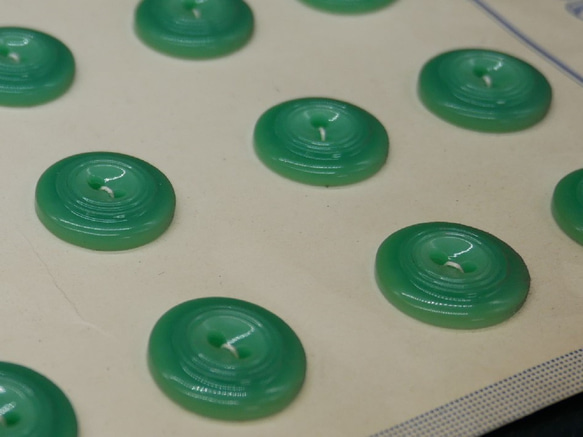 フランスアンティークプラスチックボタンS（GO7/グリーン） 3個セット 5枚目の画像