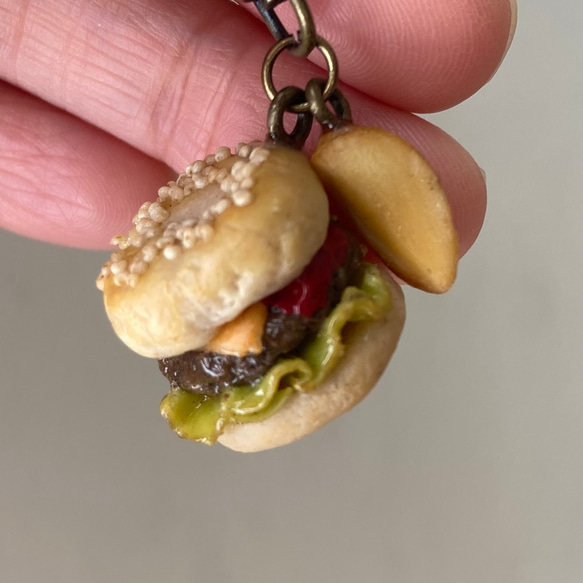チーズバーガーチャーム ミニチュアパン フェイクフード 樹脂粘土