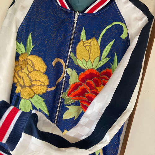 着物リメイクスカジャン リバーシブル 横振り刺繍 牡丹の花 江戸