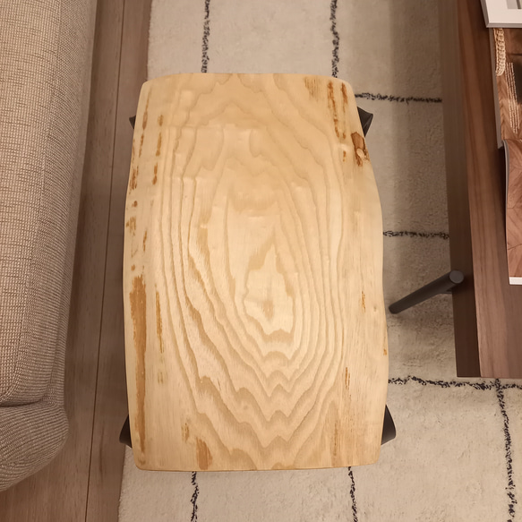 サイドテーブル　ナイトテーブル　無垢材　イチイ　一枚板 