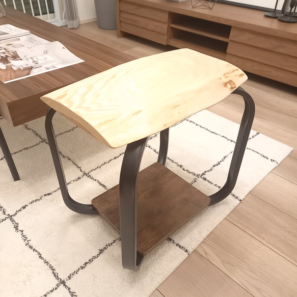 サイドテーブル　ナイトテーブル　無垢材　イチイ　一枚板 