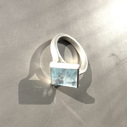 【SALE】20％OFF！[宙の上]美しいアクアマリンのシルバーリング、天然石リング 3枚目の画像