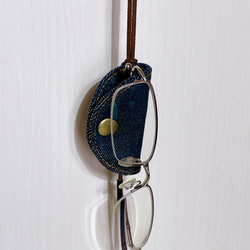 岡山デニム　眼鏡ホルダー 　ネックレス　グラスホルダー　ネックストラップ（インディゴ、ヒッコリー） 2枚目の画像