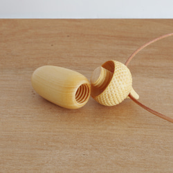 三倉島黃楊木雕刻橡子稍大（可開型） 第3張的照片
