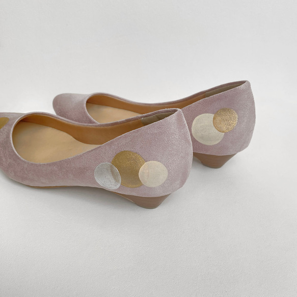 高跟鞋“Puddle Pink” 春季色彩設計，帶有圓點圖案！ 3 公分鞋跟提供穩定性，同時保持輪廓之美！ 2E訂單 第4張的照片