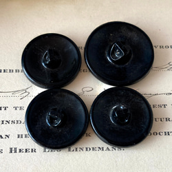 【送料無料】4個 1930s チェコ製 アンティーク ヴィンテージ 黒ガラスボタン 素材 [EY8420] 5枚目の画像