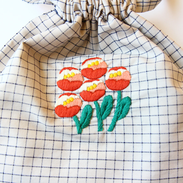 お花の刺繍巾着 2枚目の画像