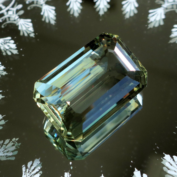 天然石【グリーンアメジスト】エメラルドカット ルース a 28×18mm 45.30ct 2枚目の画像