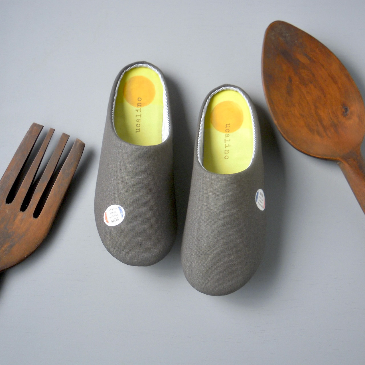 アボカドな毎日／ルームシューズ　丈夫で長持ちすべらない、オールシーズンOKな洗える室内履き（スリッパ）