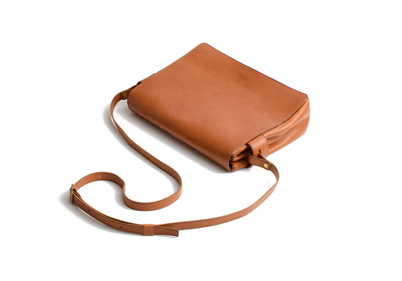 SHOULDER BAG／A4　“気軽に”使える革鞄 1枚目の画像
