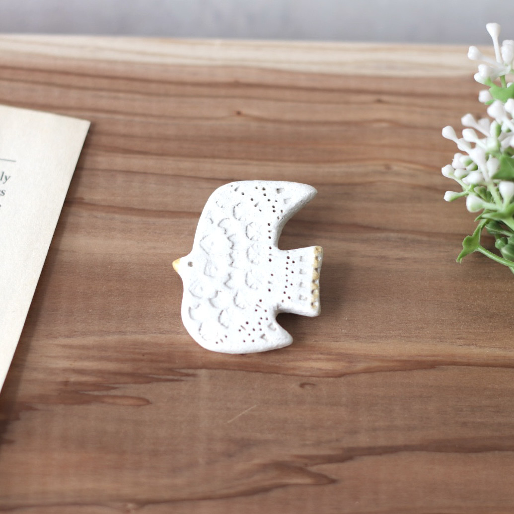 ブローチBrooch】鳥ブローチ『ビーズスパンコール刺繍』カワセミ