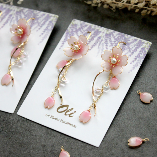 河津桜 イヤリング グラデーション 桜 ぶら下がり イヤリング 上品気質