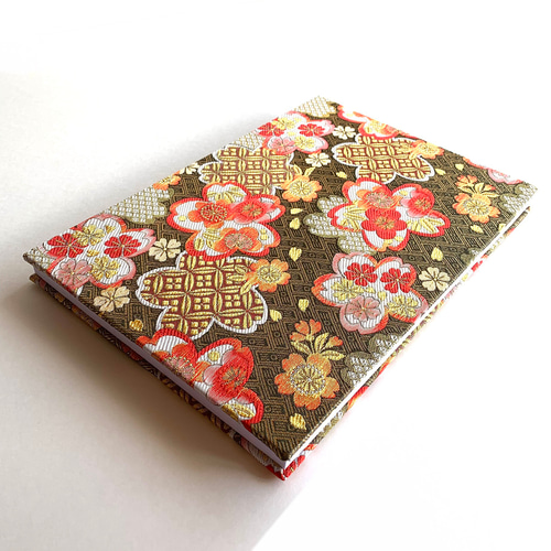 L3( *¯ ꒳¯*)　　桜　金箔押しステキなキラキラ　見開き御朱印です 金襴織物御朱印帳 見開き御朱印帳 B5サイズ 『桜桜』 全3色