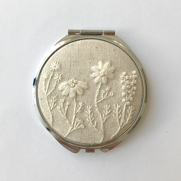 手鏡 刺繍 コンパクトミラー【1色刺繍 草花／リネン ベージュ】 手鏡