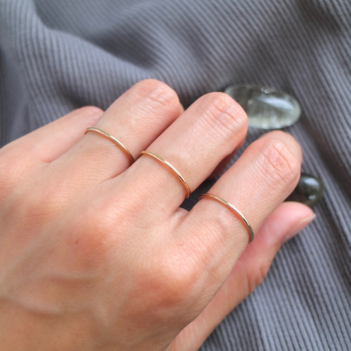 14kgf 極細0.8mmシンプルリング つけっぱなしOK！ 指輪・リング C 通販