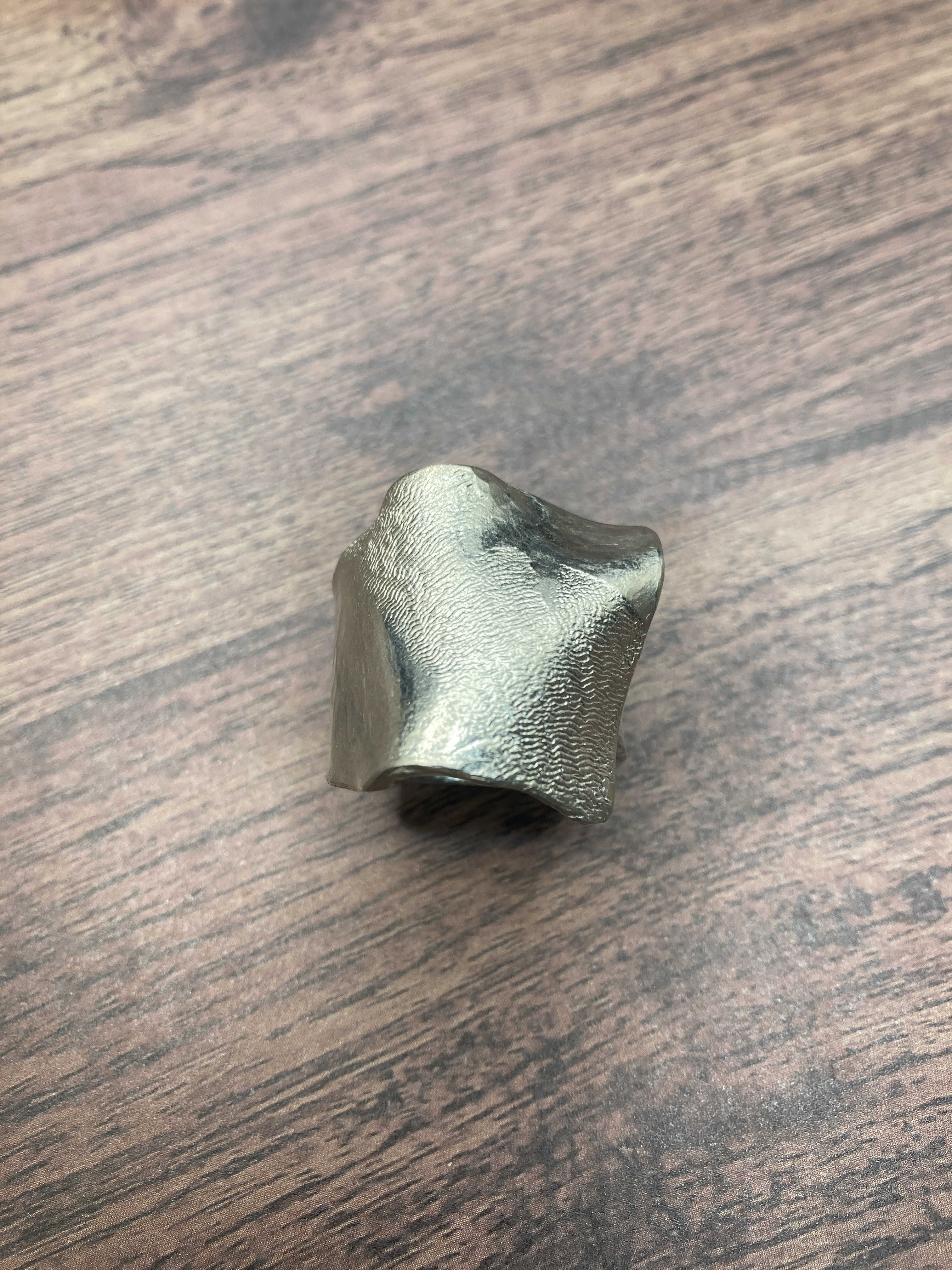 リング　波模様
