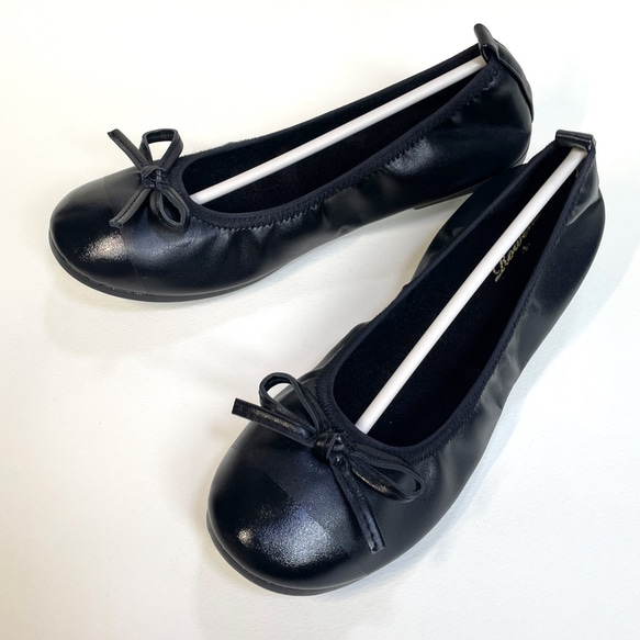 便攜2色琺瑯合成革芭蕾舞鞋（附收納袋）22.0cm至25.5cm 第3張的照片
