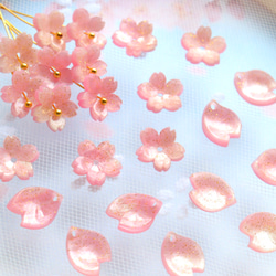 オリジナル新作★10mm 桜のパーツ　ラメ入りピンク×クリームグラデーション 17枚目の画像