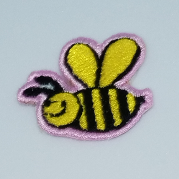 ハチくんの刺繍アイロンワッペン（Z086） 2枚目の画像