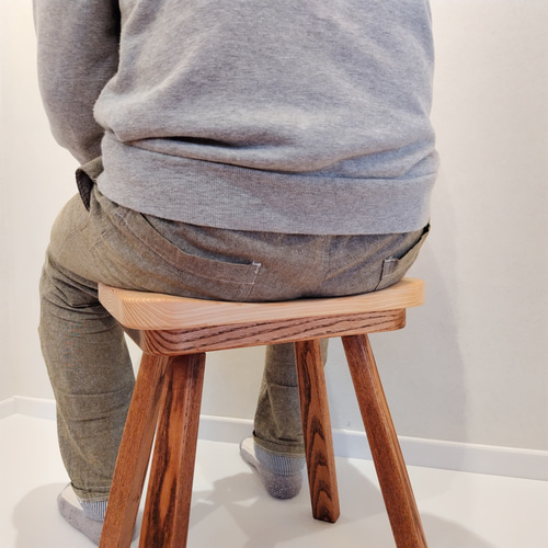 木製スツール ～座面がやさしい杉の木・座りやすい椅子～ 椅子