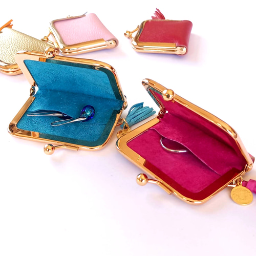 フェラーリ　がま口　化粧品小物アクセサリー入れ フェラーリ がま口 化粧品小物アクセサリー入れ フェラーリ がま口