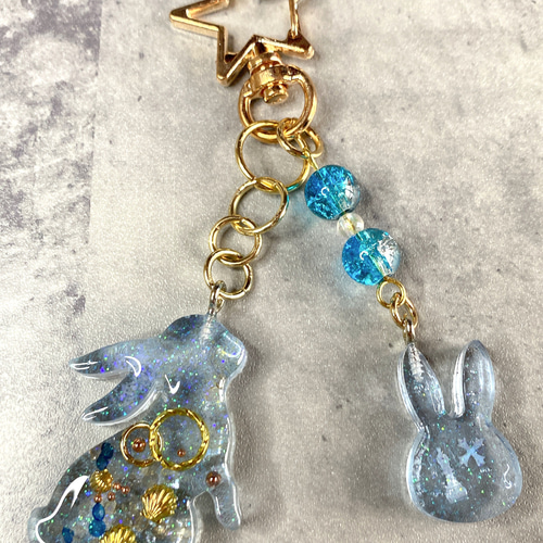レジン キーホルダー ウサギ チャーム 2 その他アクセサリー mia_rapin_ 通販|Creema(クリーマ) 15350382 レジン キーホルダー ウサギ チャーム 2 その他アクセサリー mia_rapin_ 通販|Creema(クリーマ) 15350382
