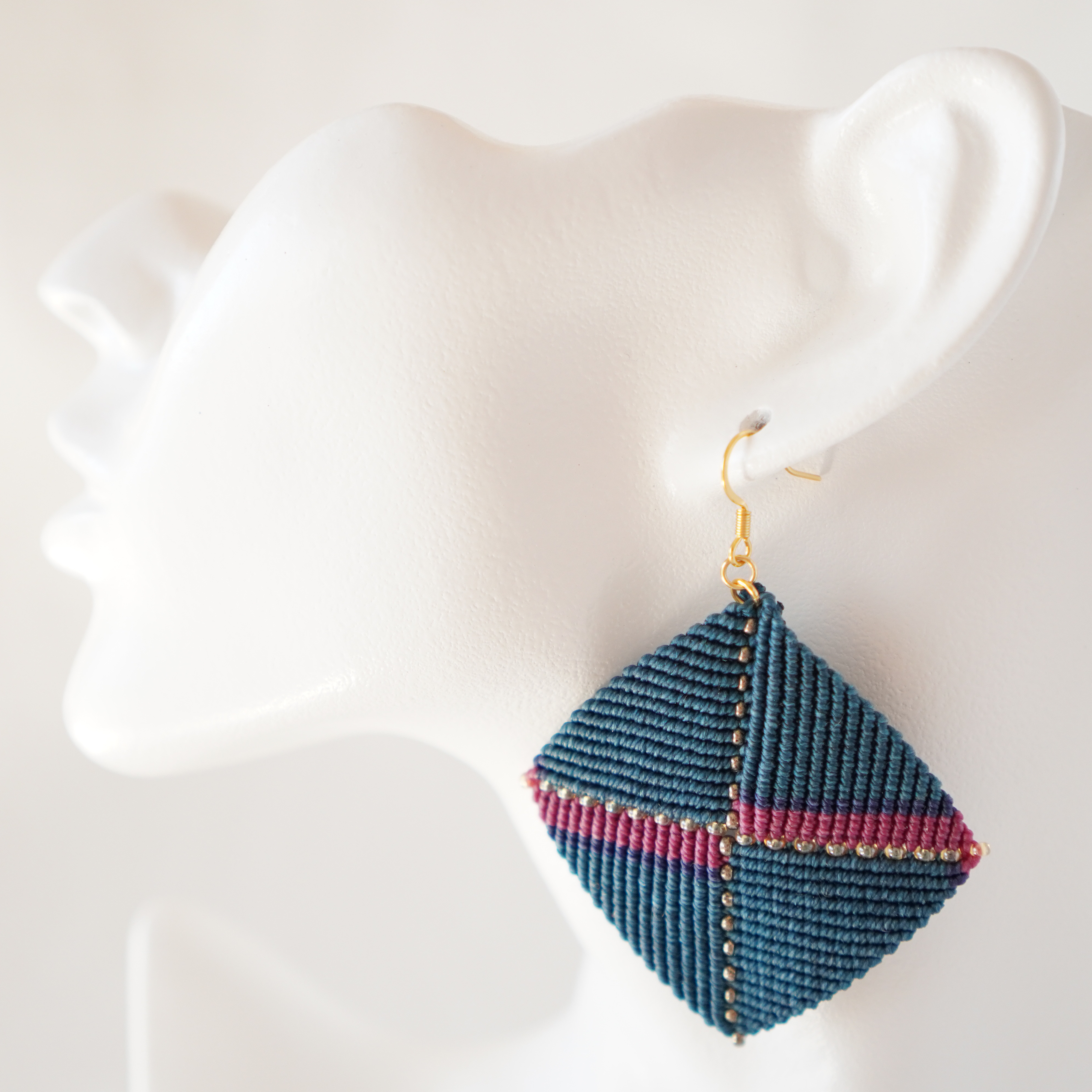 マクラメピアス 大ぶり (グリーン×ピンク×ブルー)