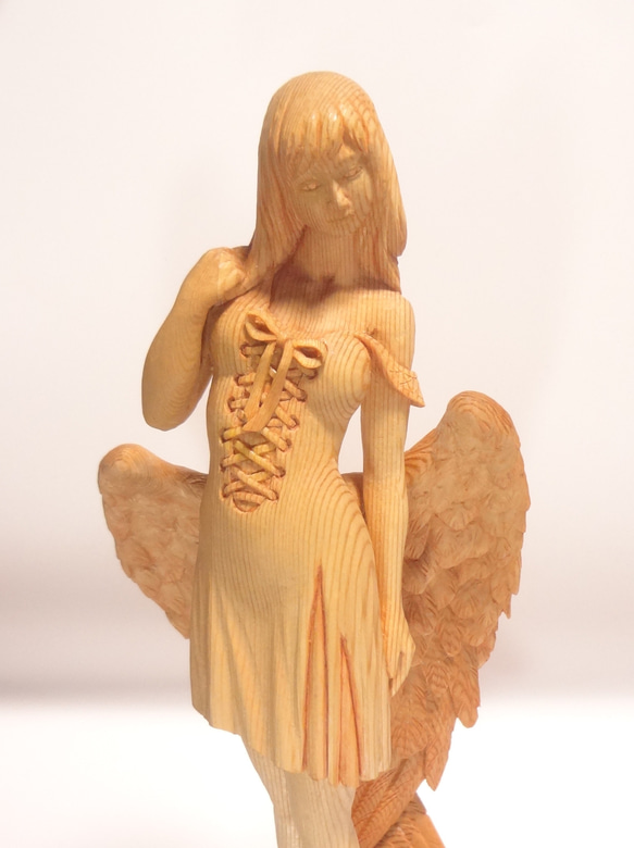 木彫刻 アート 『 静謐の天使 』　木彫刻 アート　芸術 アート 女性 ハンドメイド  手彫り　エンジェル 彫刻 2枚目の画像